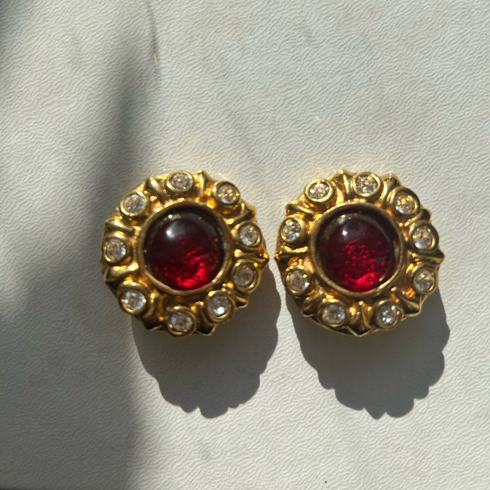 Chanel vintage red gripoix crystal clips on earrings